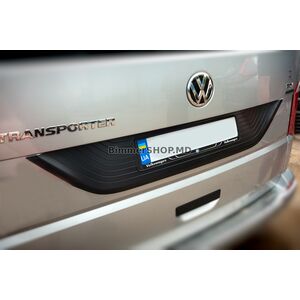 Пластиковая накладка на крышку багажника Черный Volkswagen T6 2015-2024 гг.