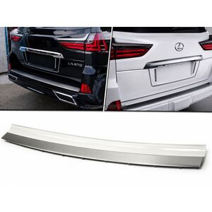 Вставка заднего бампера с хромом (2016+) Lexus LX570/450d 2008-2022 гг.