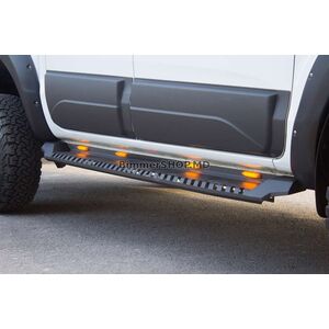 Боковые пороги Dakar V1 с LED (2 шт, металл) Toyota Hilux 2015- гг.