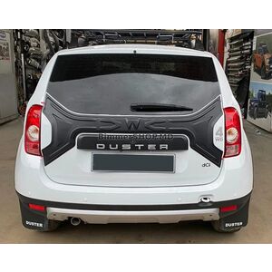 Пластиковая накладка на крышку багажника Renault Duster 2008–2017 гг.