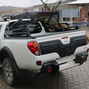 Пластиковая накладка на крышку багажника Mitsubishi L200 2006-2015 гг.