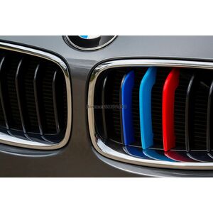 Накладки на решетку радиатора с 11 планками (комплект 3 шт.) BMW 3 серия F30/F31 2012-2019 гг.